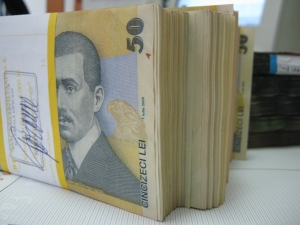 PIB-ul, în creştere cu 5,7% pe seria brută şi cu 5,6% pe seria ajustată sezonier